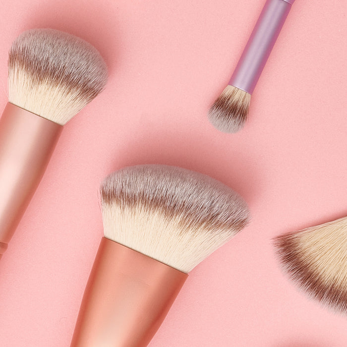How to find the ideal makeup brushes for applying foundation