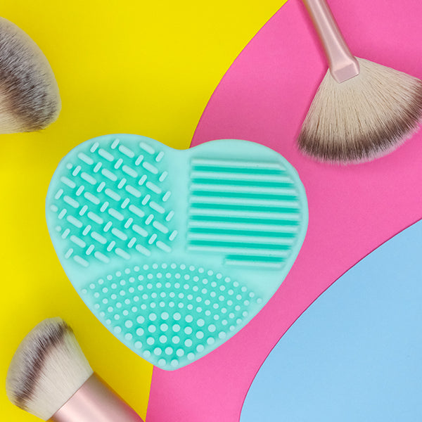 How to take care of your makeup brushes in the right way
