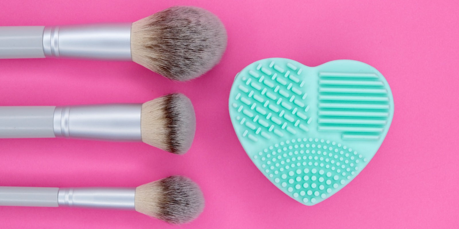 Why is Mindful Cleaning Your Makeup Brushes a Health Priority