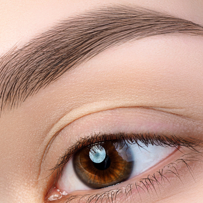 Eyebrow Tweezing: Elevate Your Look One Hair at a Time!